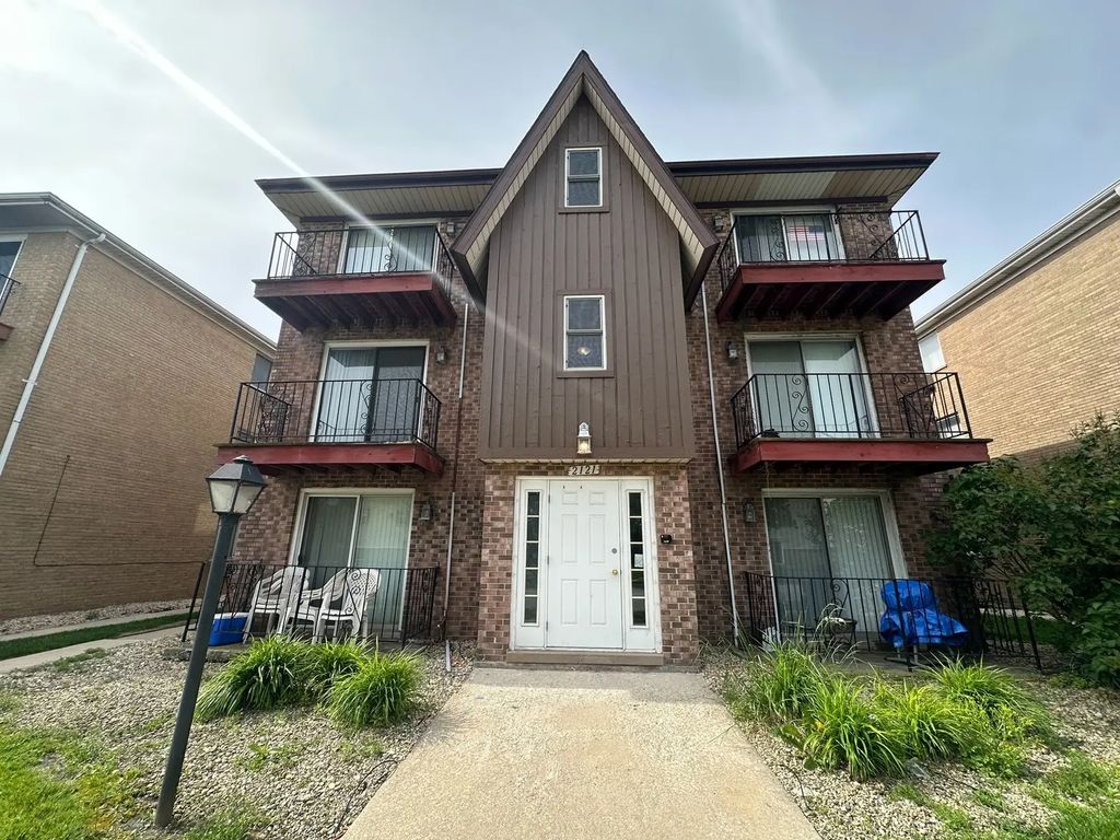 2121 176th Place, Lansing