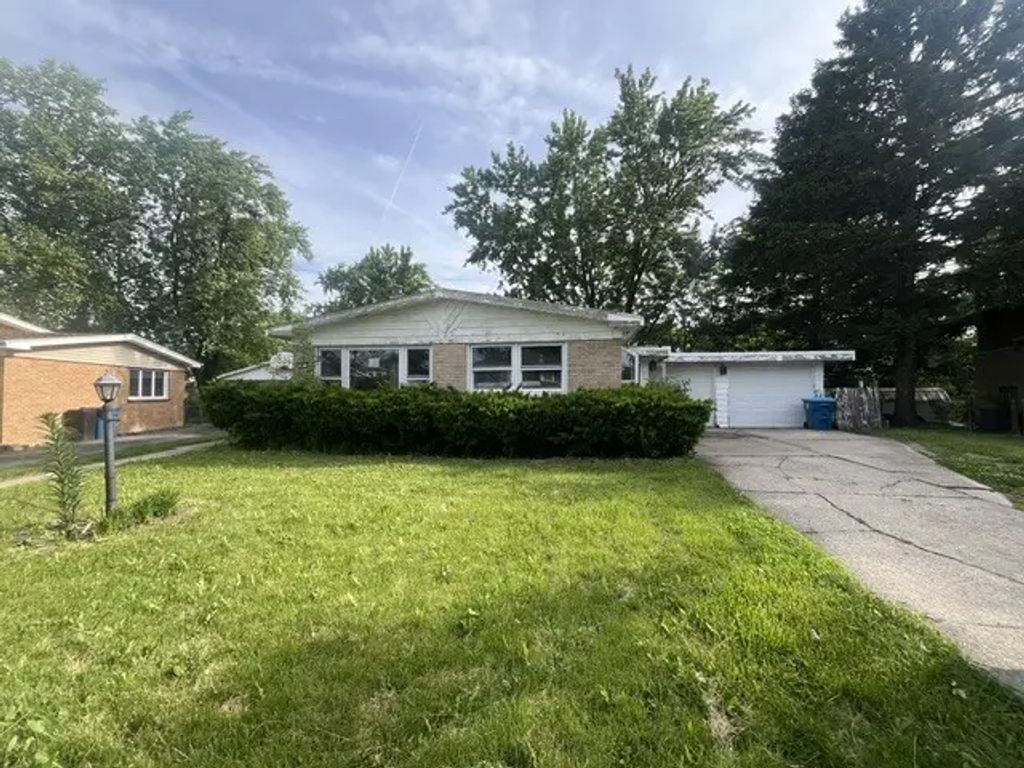 81 E Arquilla Drive, Chicago Heights