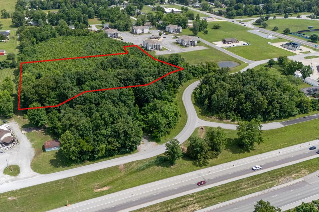 1120 Pin Oak Drive, Carterville