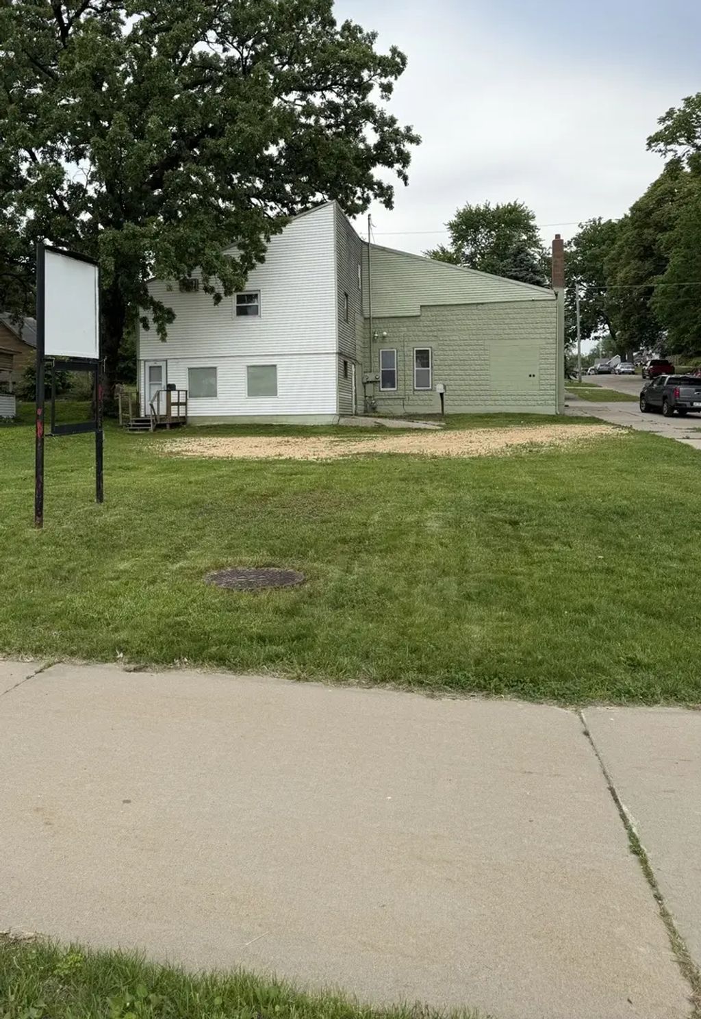1802 Camanche Avenue, Clinton