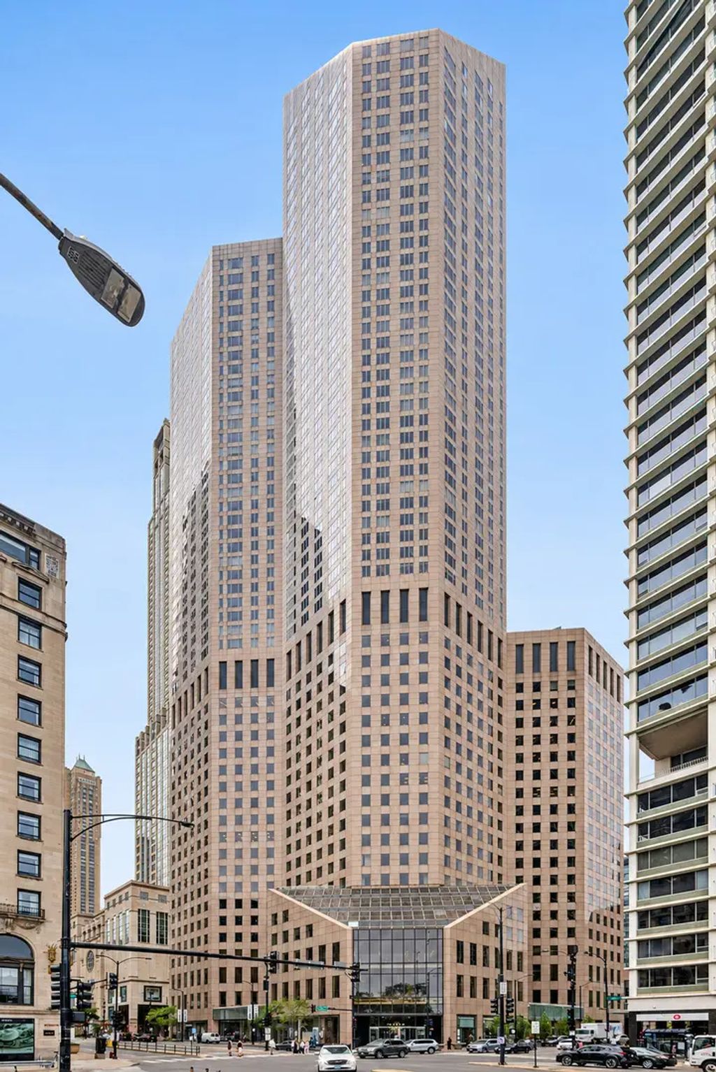 950 N Michigan Avenue 3802, Chicago, 60611