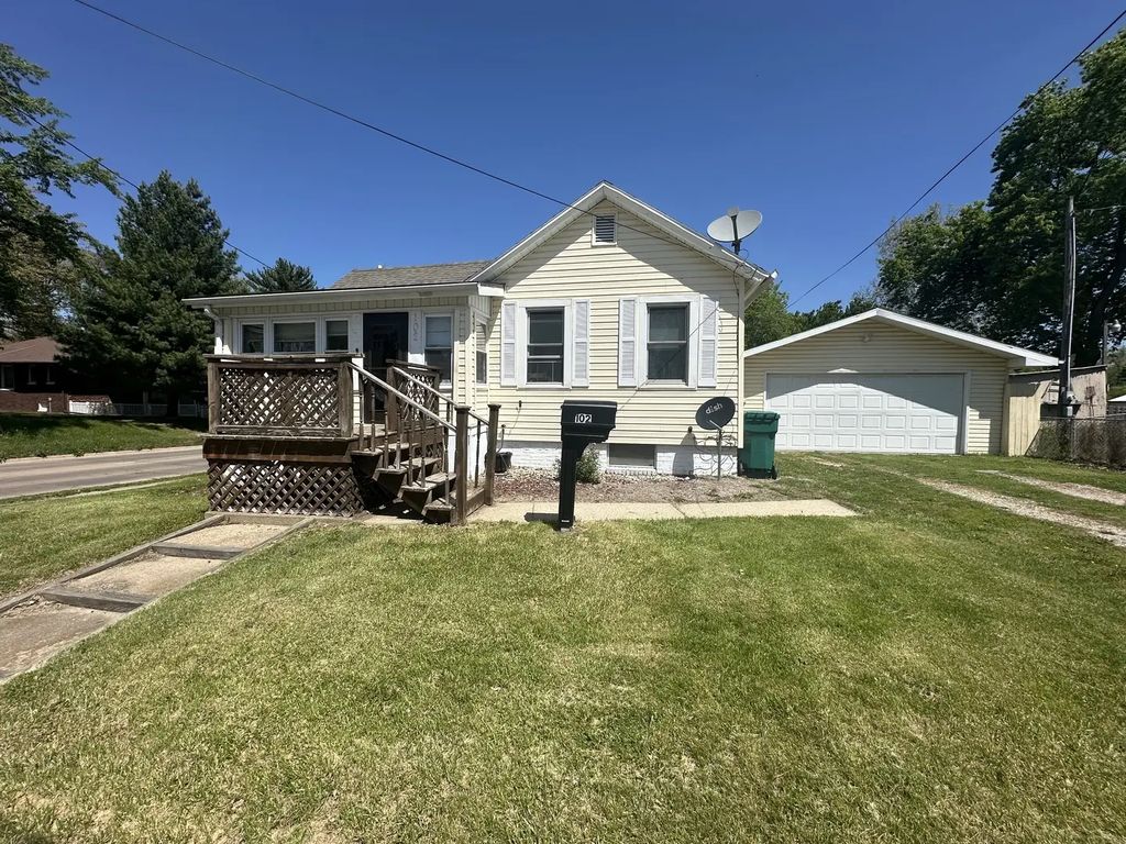 102 E Grove Street, Streator