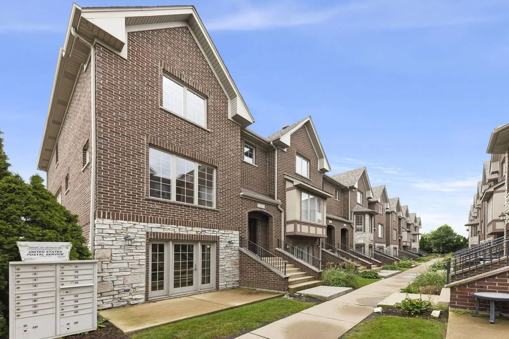 9521 Shields Avenue 9521, Brookfield