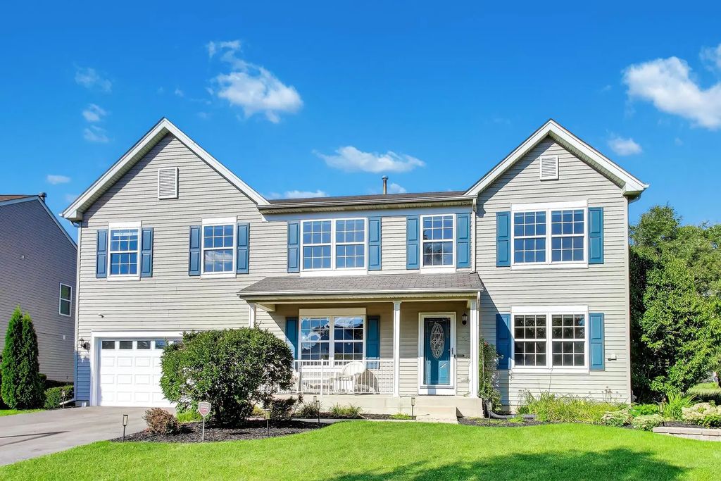 1047 Wheatland Drive, Crystal Lake