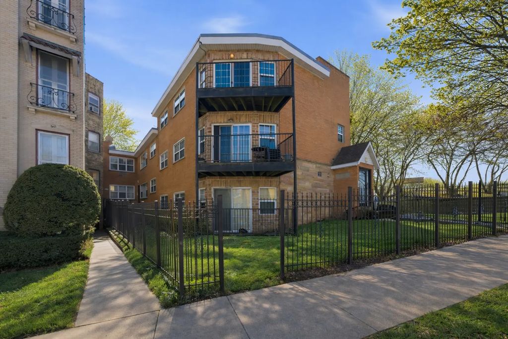 1937 W Pratt Boulevard 2n, Chicago, 60626