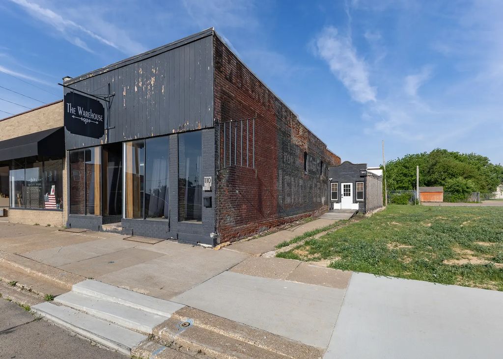 110 N 2nd Street, Clinton