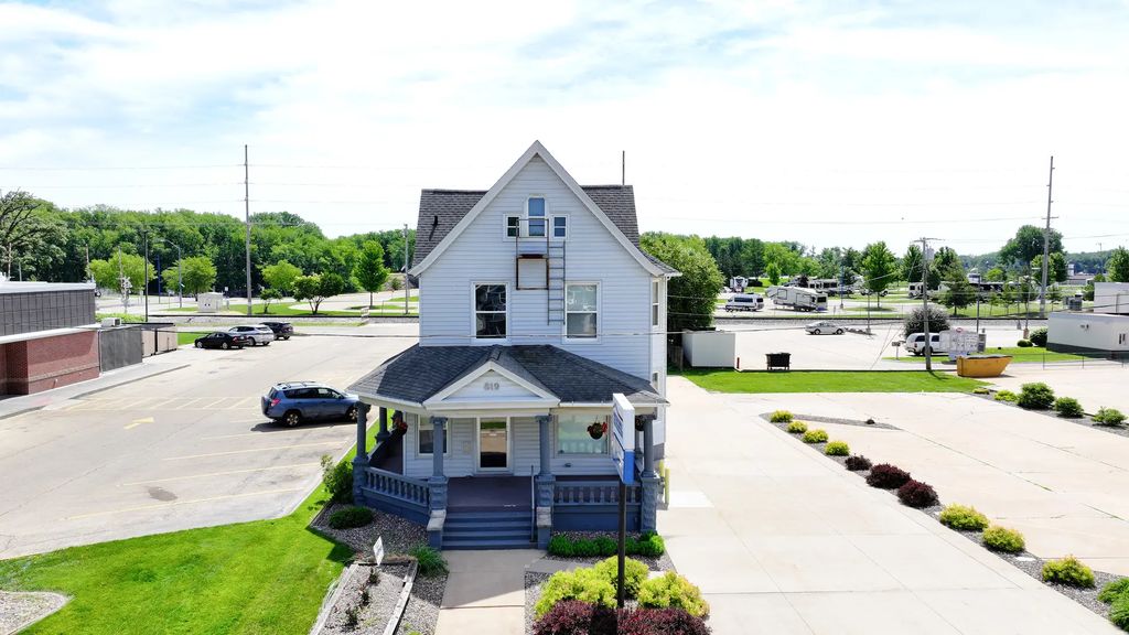 819 N 2nd Street, Clinton