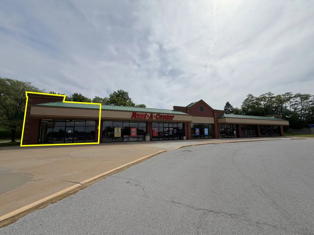 2140 W Kimberly Road 18, Davenport