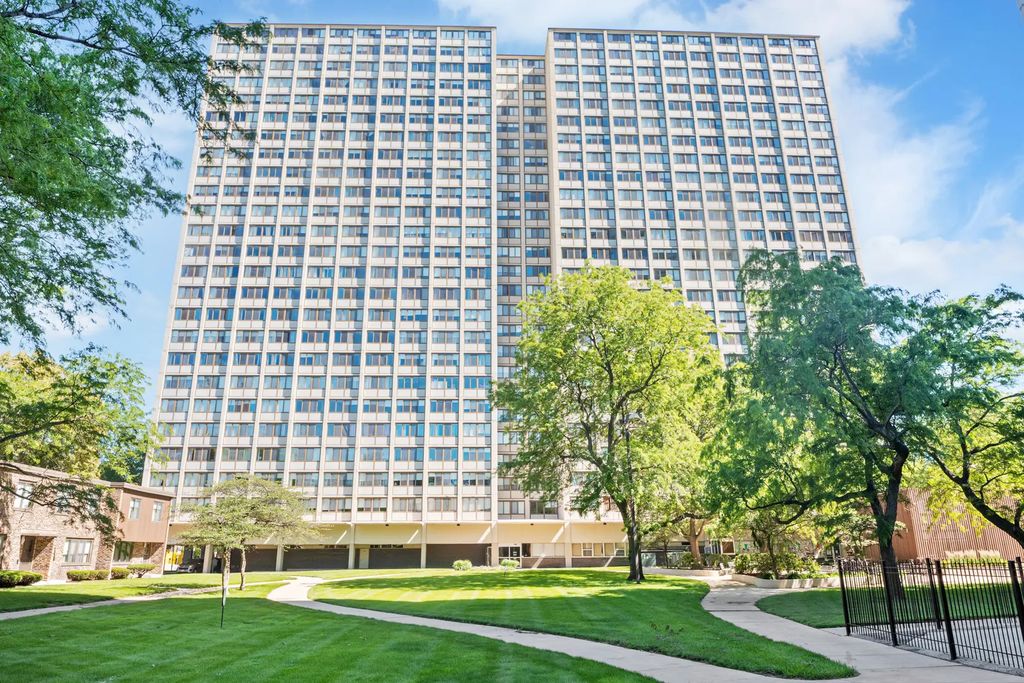4800 S Lake Park Avenue 2005, Chicago, 60615