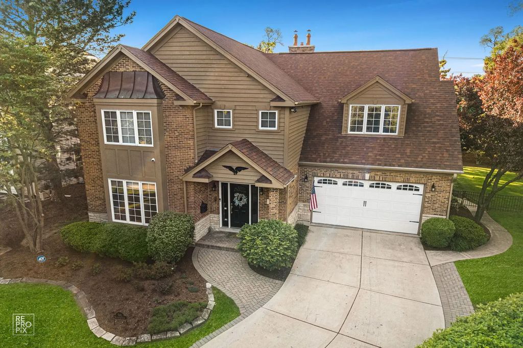 501 Wedgewood Court, Hinsdale