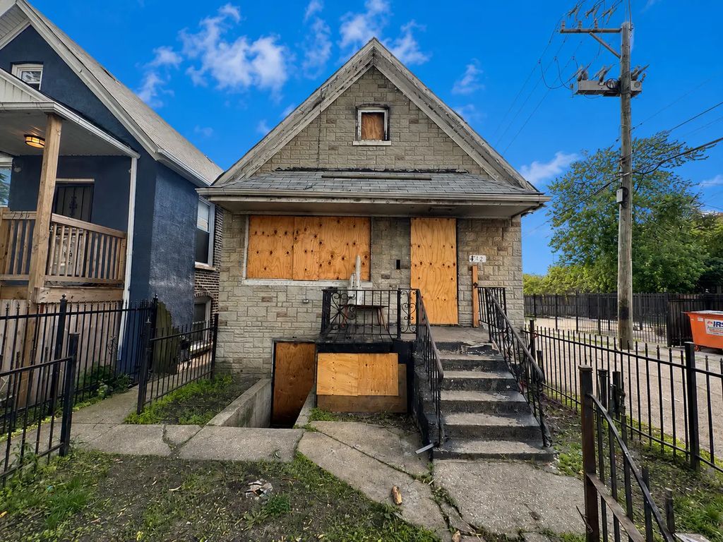 742 N Christiana Avenue, Chicago, 60624