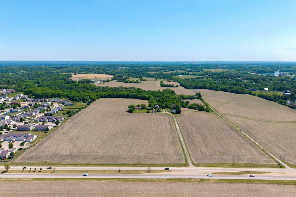 35.53 Acres W Locust Street, Davenport