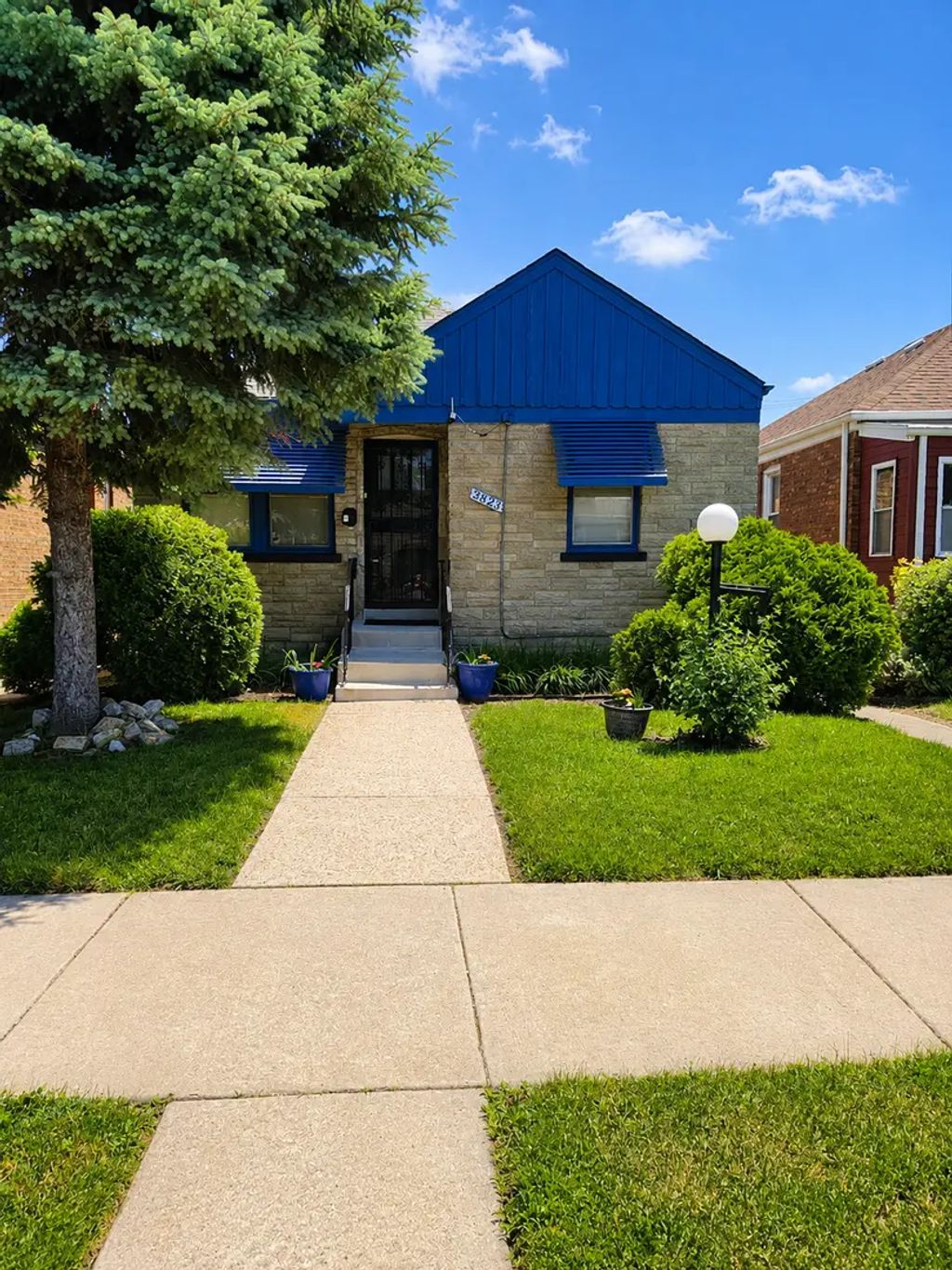9823 S Drexel Avenue, Chicago