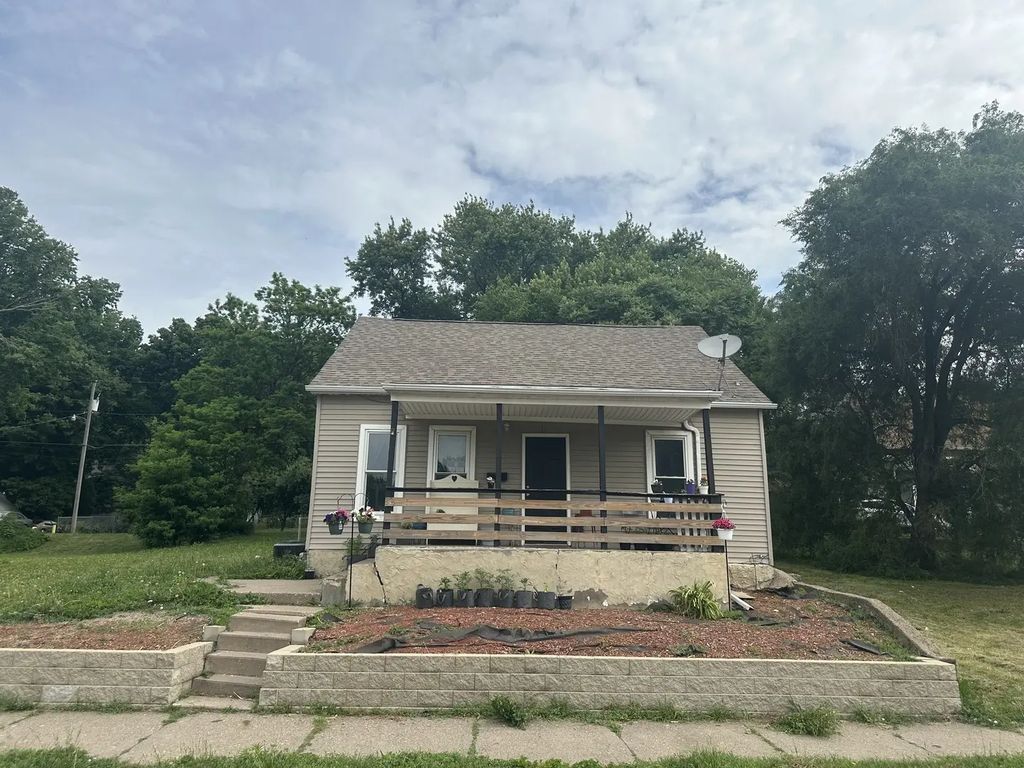 710 5th Street W, Davenport