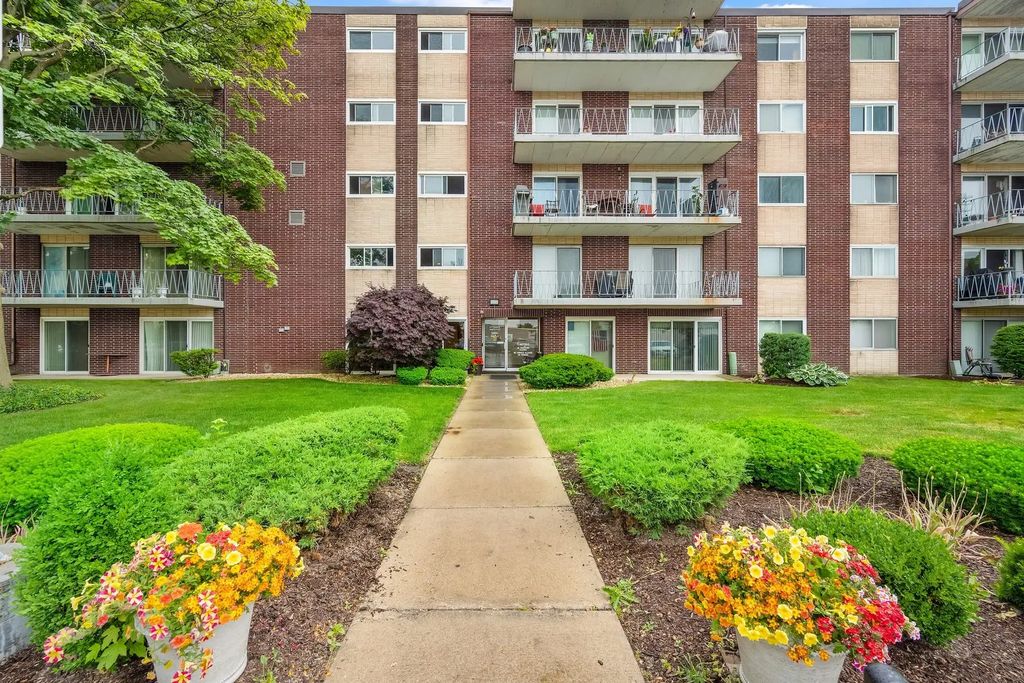 2900 Maple Avenue 4a, Downers Grove
