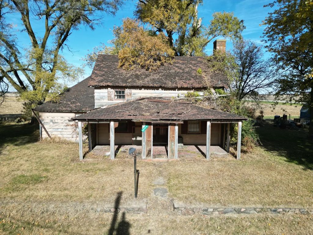 2268 E 1680 North Road, Watseka
