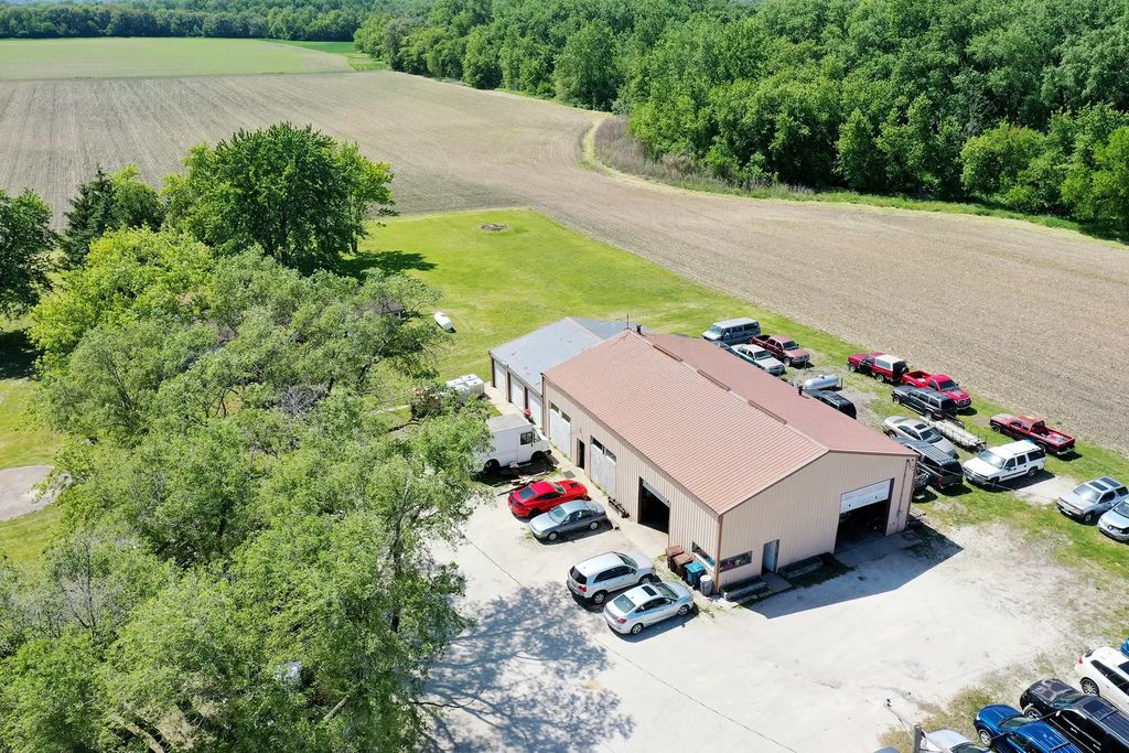 3159 N State Route 1, St. Anne