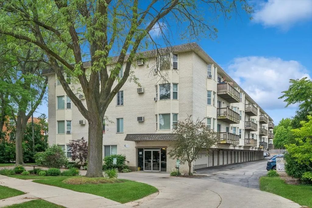 8232 Niles Center Road 214, Skokie, 60077