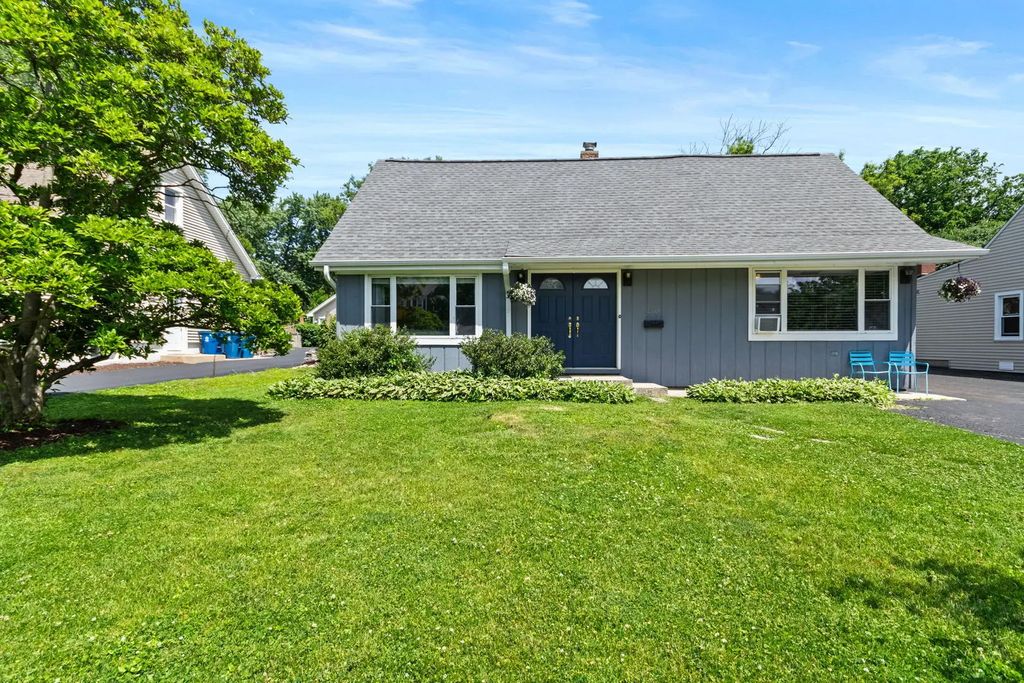 4335 Prospect Avenue, Downers Grove