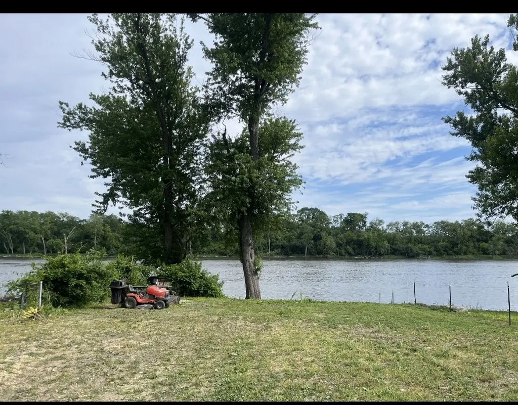 10314 Silver Creek Road, Rockford