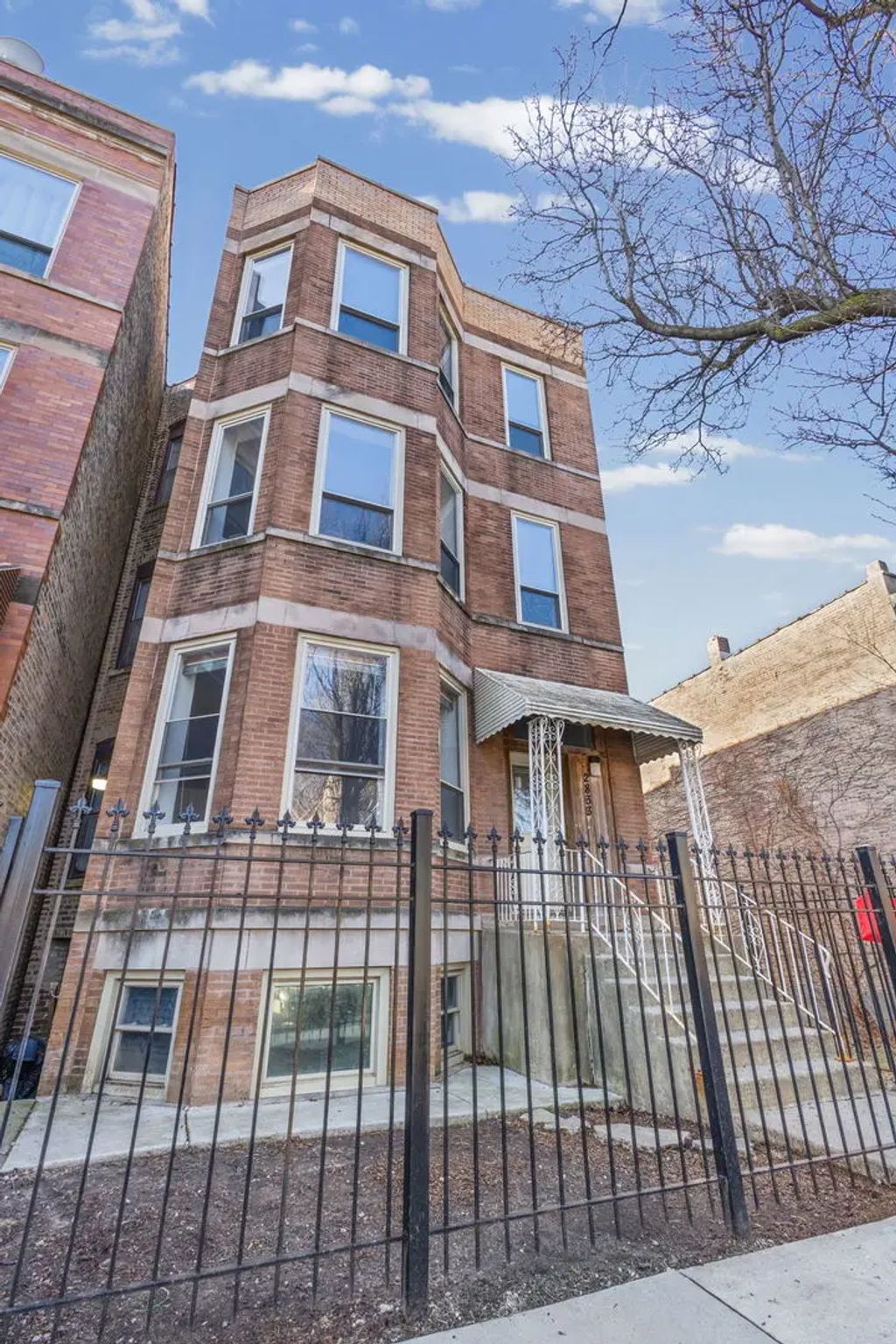 2833 W Polk Street, Chicago