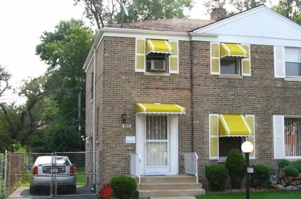 9815 S Clyde Avenue, Chicago, 60617