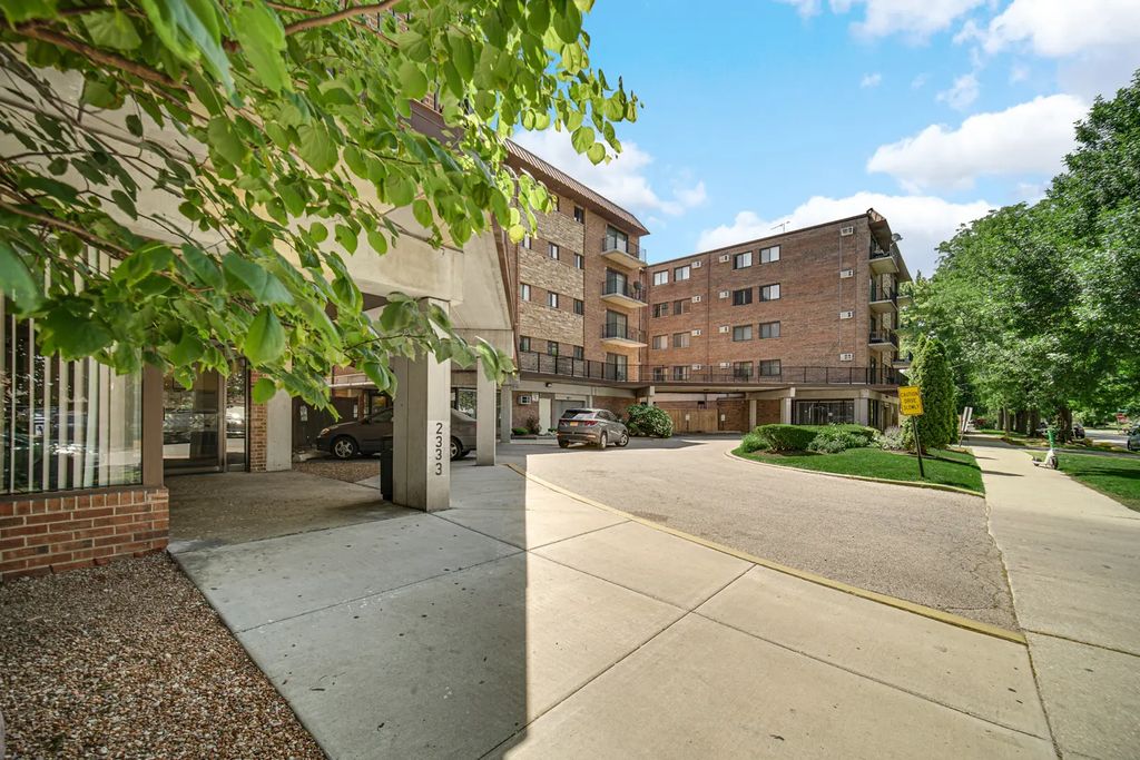2325 N Neva Avenue 204b, Chicago