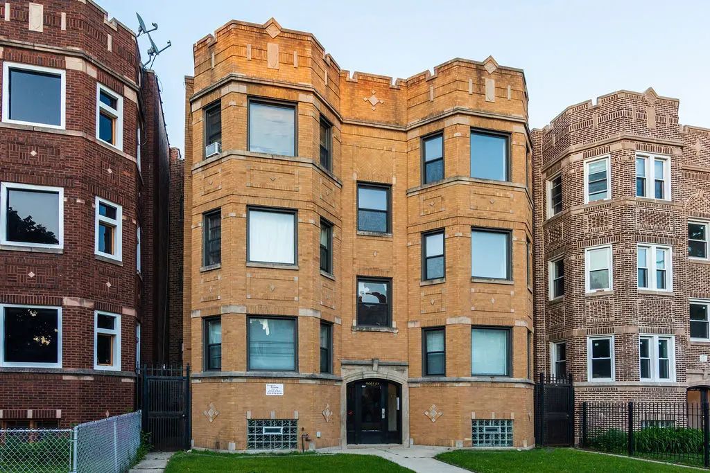 8229 S Vernon Avenue, Chicago