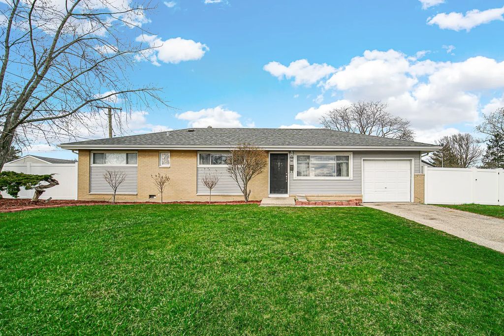 310 Maricopa Lane, Hoffman Estates