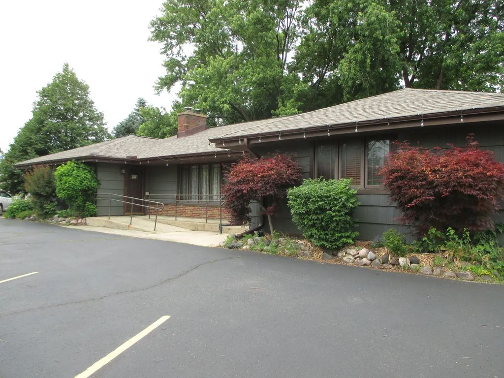 12530 S Harlem Avenue, Palos Heights