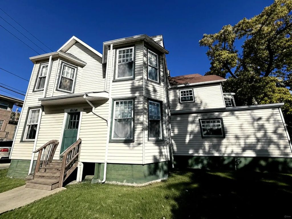 4118 W Cullom Avenue, Chicago