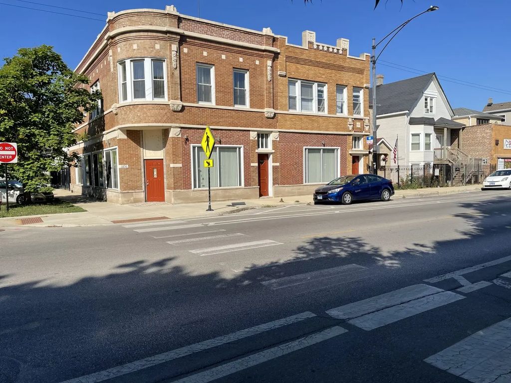 3256 N Elston Avenue, Chicago, 60618