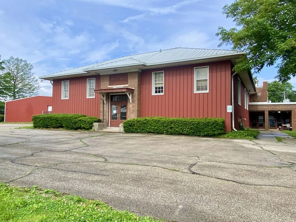 205 S Main Street, Seymour