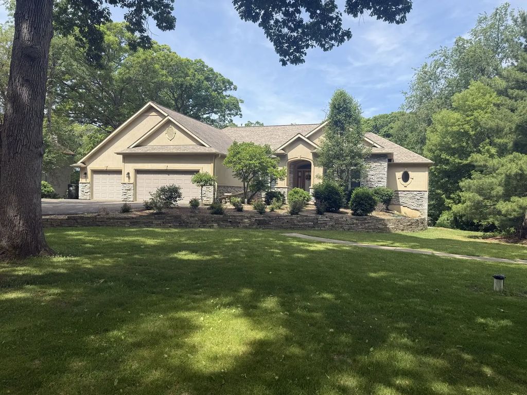 10605 Red Hawk Lane, Spring Grove