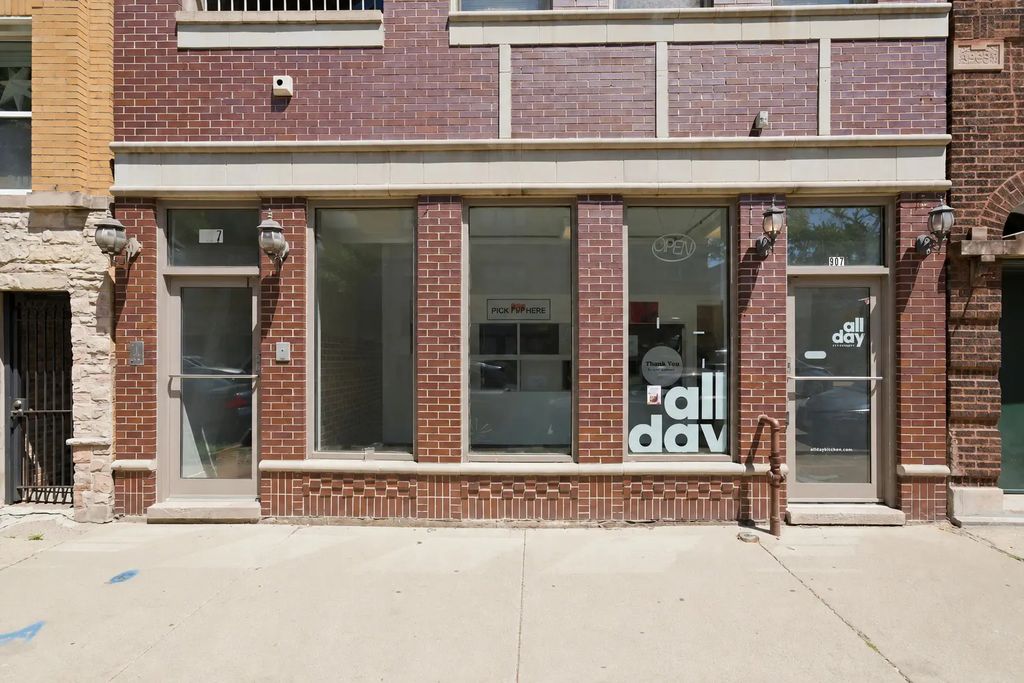 907 N Damen Avenue 101, Chicago
