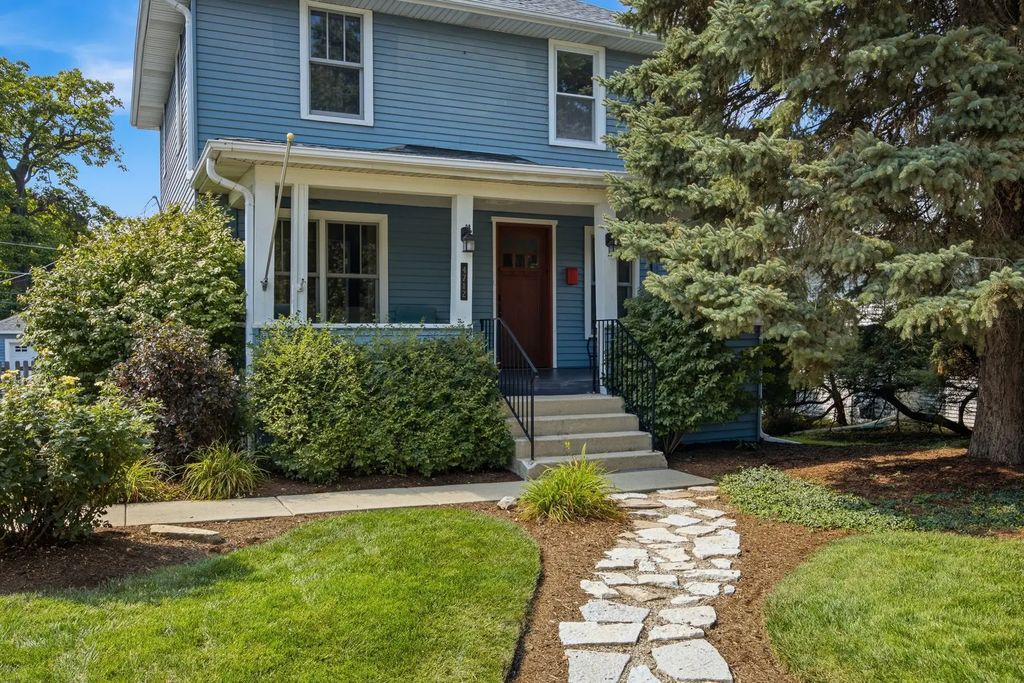 4712 Main Street, Downers Grove