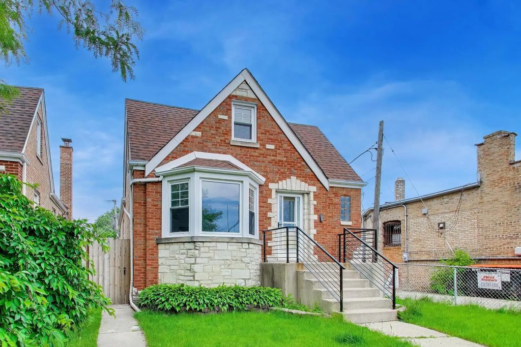 5718 N Parkside Avenue, Chicago, 60646