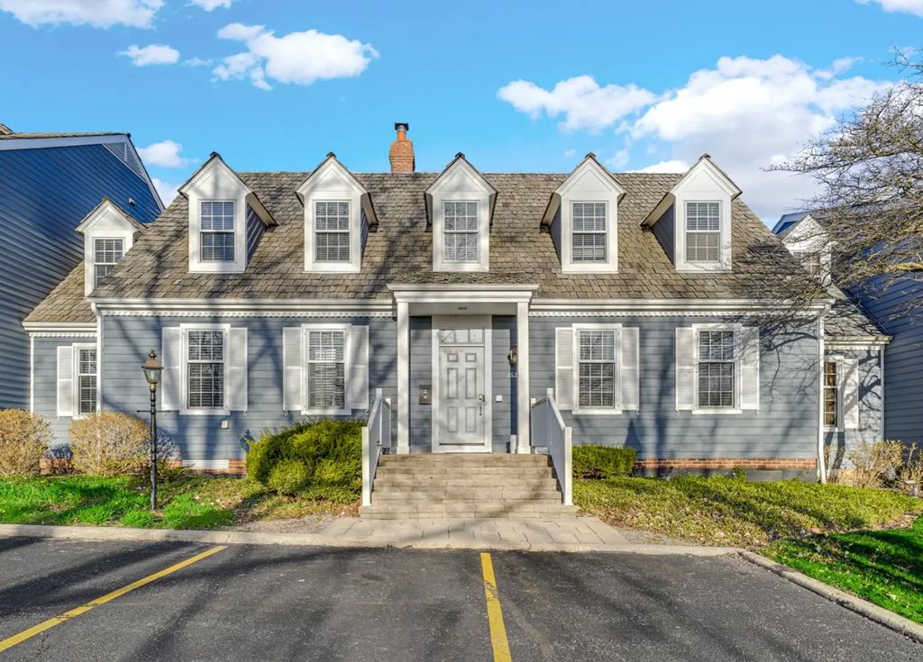 1624 W Colonial Parkway, Inverness