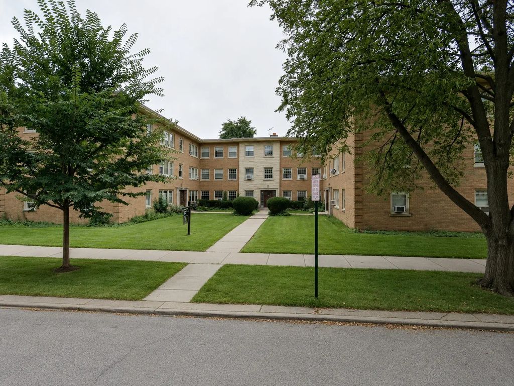 4825 Hull Street 3e, Skokie, 60077