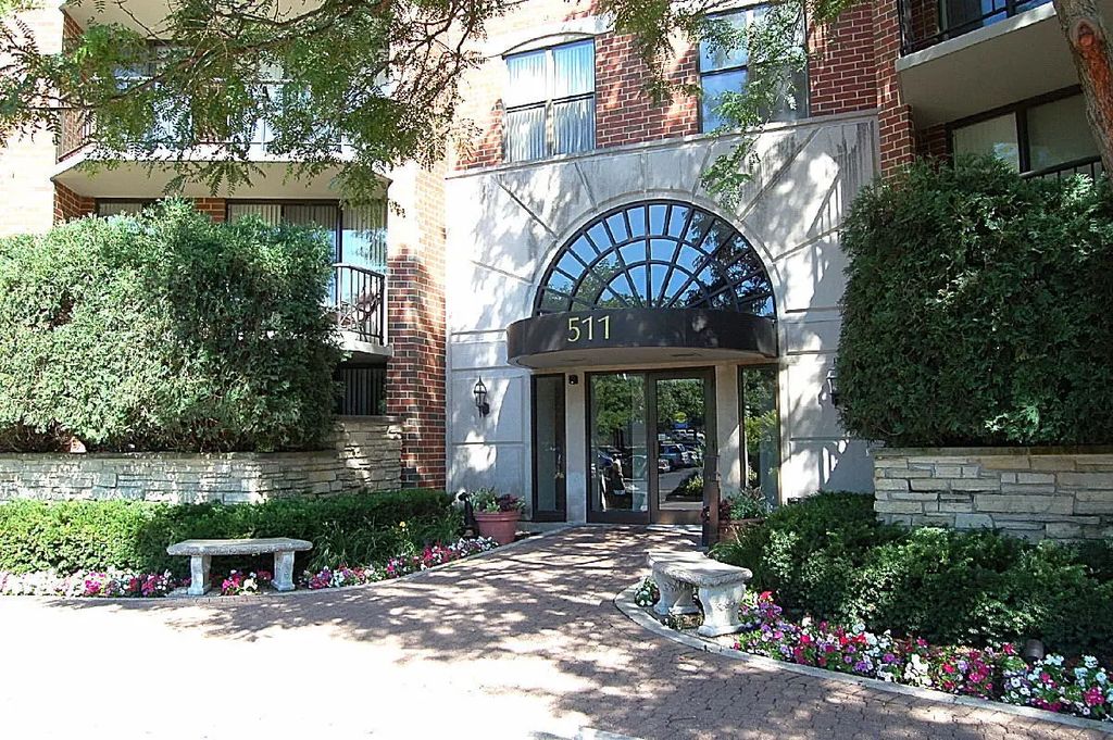 511 Aurora Avenue 418, Naperville