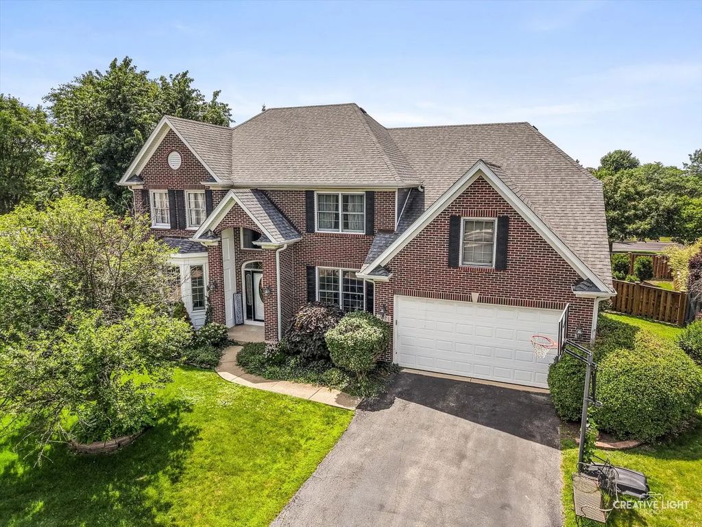 2471 Warwick Court, Aurora