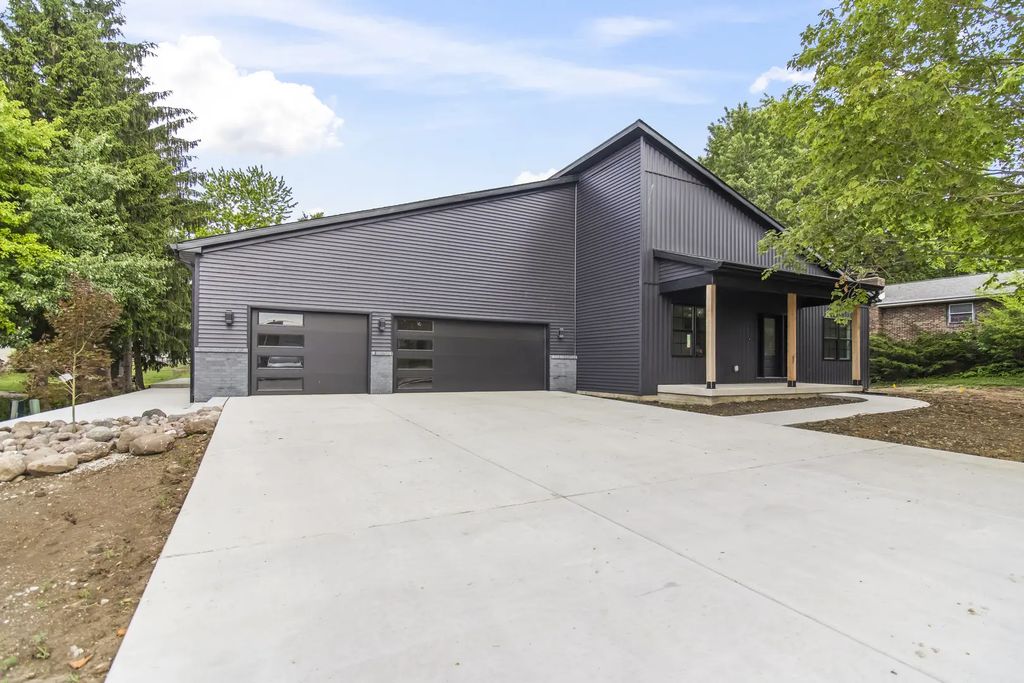 1417 N Linden Street, Normal