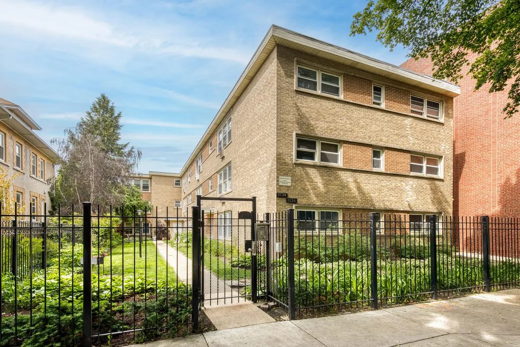 1536 W Pratt Boulevard 3d, Chicago, 60626