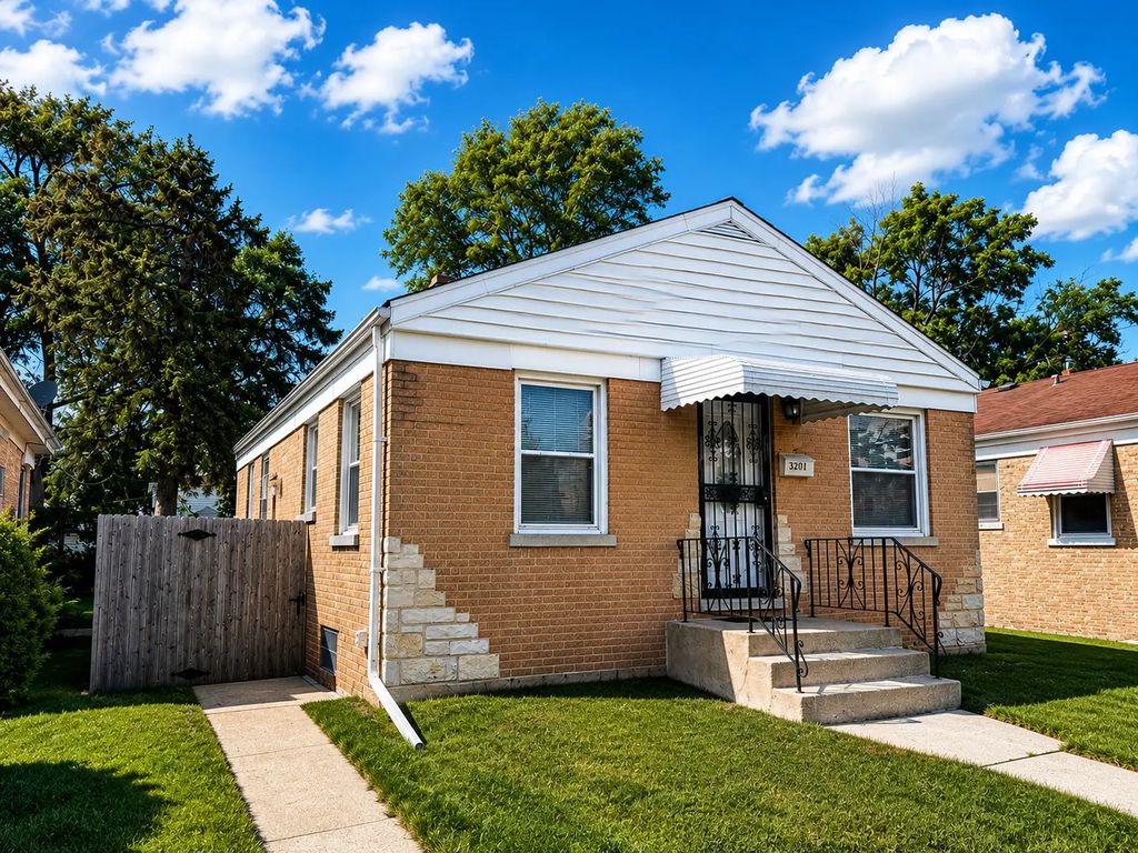 3201 Adams Street, Bellwood