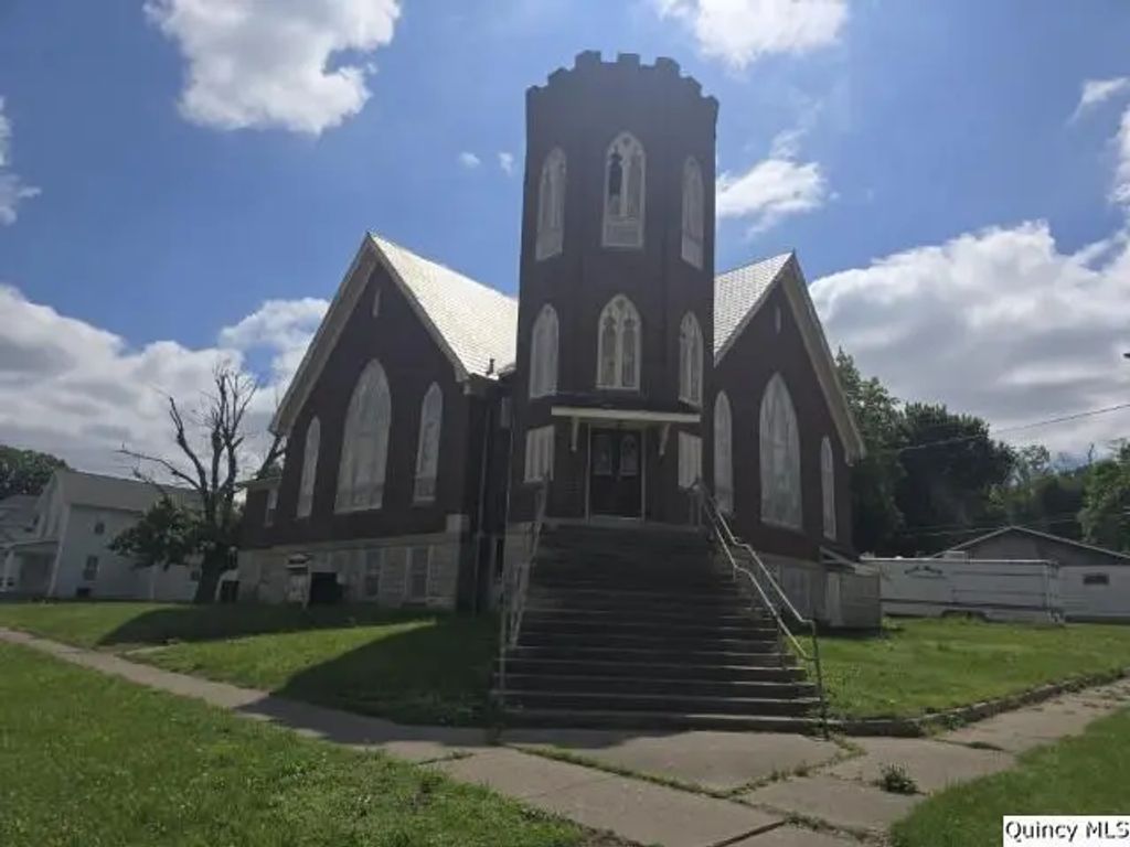 240 E 3rd Street, Dallas City