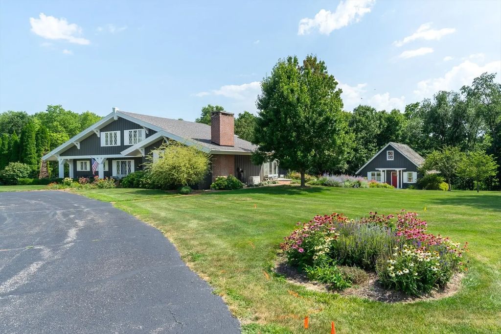 1910 Hickory Lane, Princeton