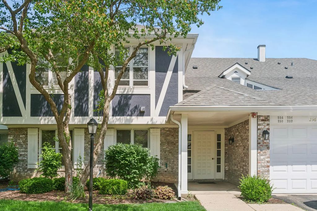 256 Southwick Court 256, Vernon Hills