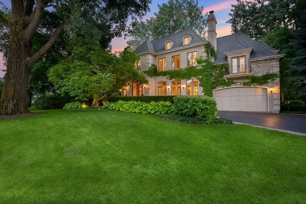 887 Crescent Boulevard, Glen Ellyn