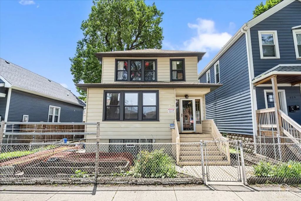 655 W 43rd Place, Chicago