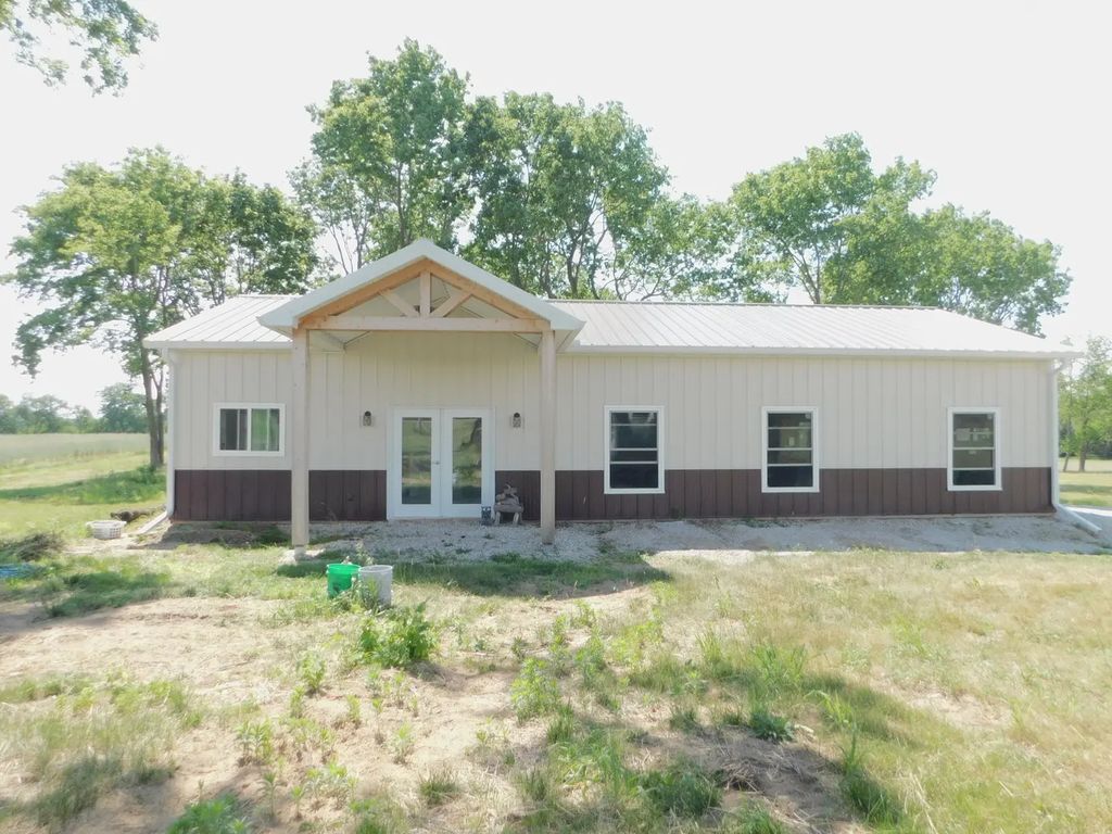 5551 Il Highway 26, Hennepin